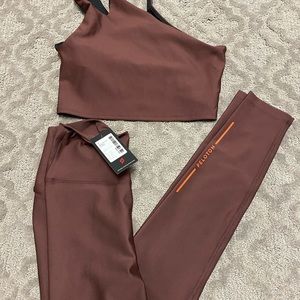 Peloton workout wear crop one shoulder sports bra and leggings size medium